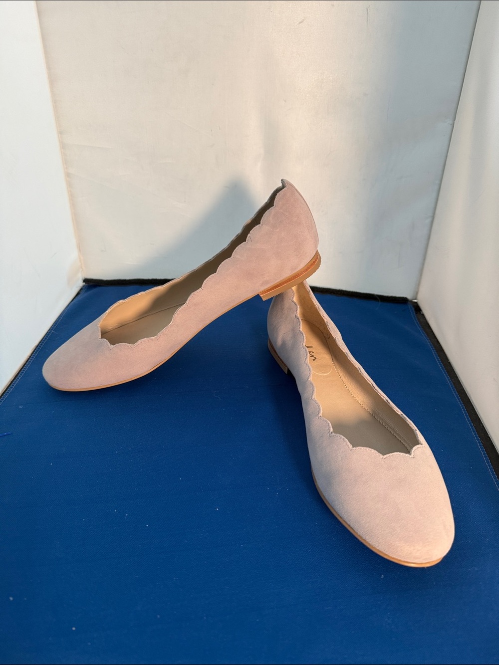 Boden Scalloped Ballet Flats in Light Pink Suede size 39